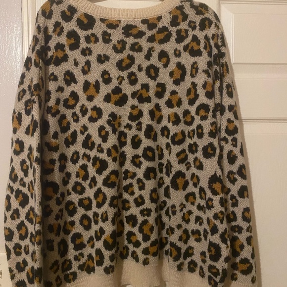 Cheetah Sweater - Picture 2 of 3